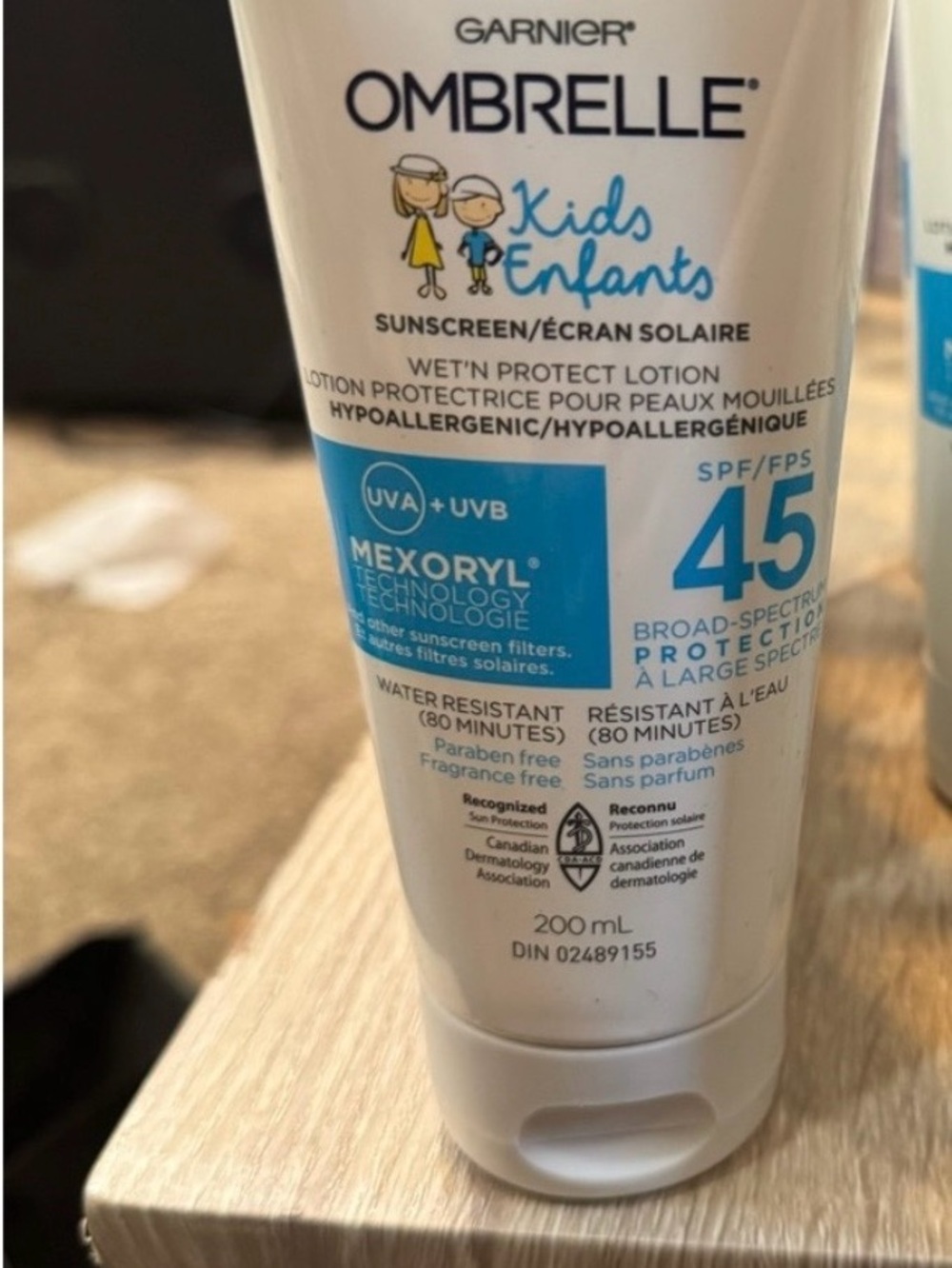 Garnier Ombrelle Kids Sunscreen Lotion - White with Blue Accents